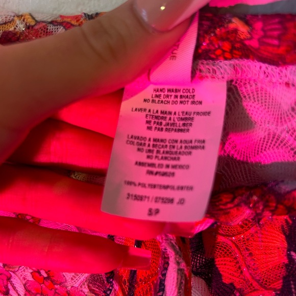 BECCA Floral Mesh Pant - Picture 4 of 4